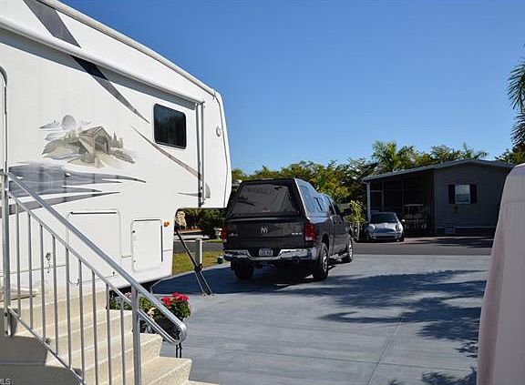 4th image of 5820 Pathwood Ct
