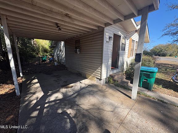 4th image of 3604 Park Blvd