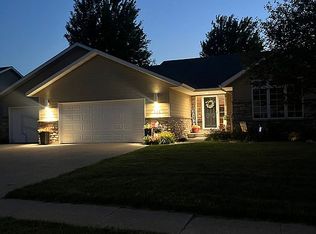 628 Prairie View Dr, Carroll, IA 51401