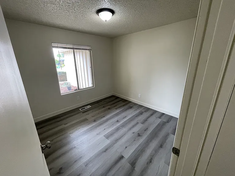 2903 Clover Ct — Photo 12