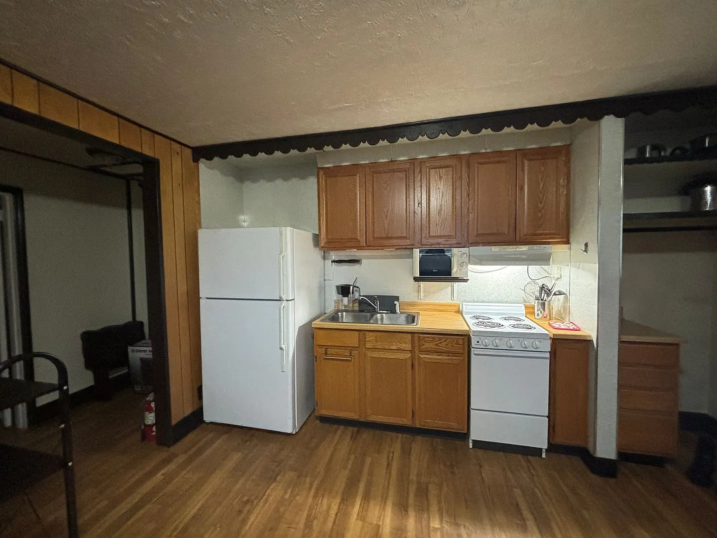 All utilities included 1 bedroom furnished unit / Located in North Pole AK / No pets — Photo 2