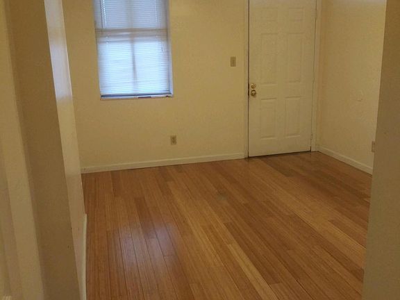 3rd image of 1520 Salisbury St #A