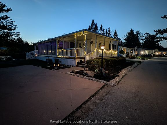 2nd image of 20 Topaz St W