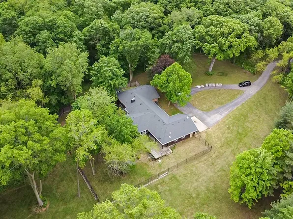 43 Nawakwa Ln, Yorkville, IL 60560