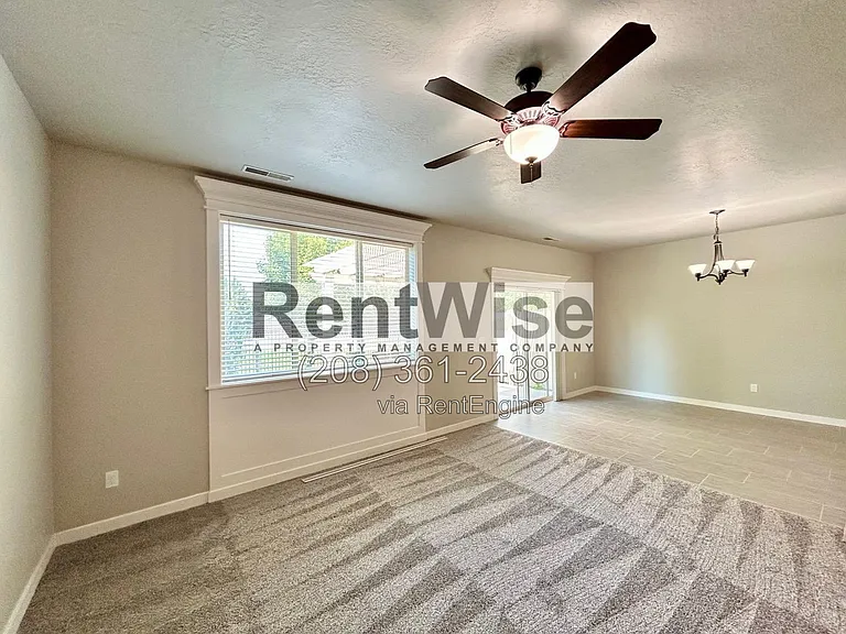 1897 N Justin Ave — Photo 7