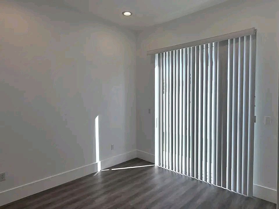 1st image of 5759 Riverton Ave #3