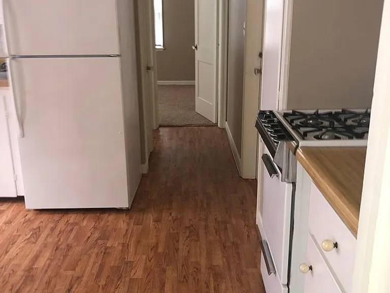 2004 W 22nd St — Photo 4