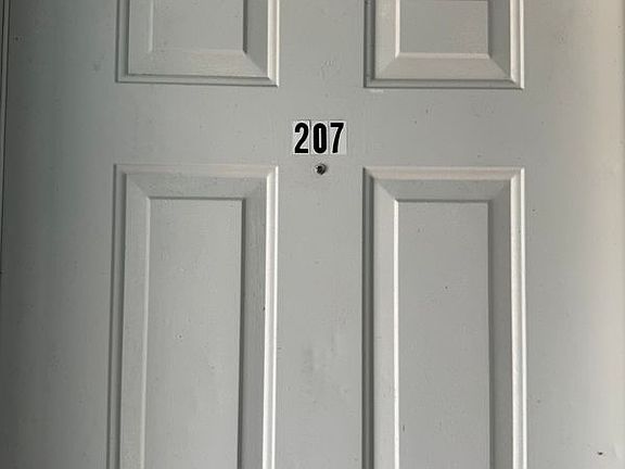2nd image of 1802 Oasis Dr Unit 206