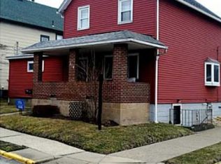 214 Center St, Springdale, PA 15144