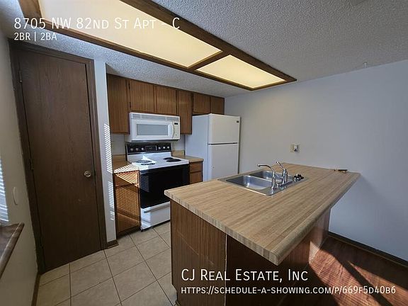 4th image of 8705 NW 82nd St Unit C