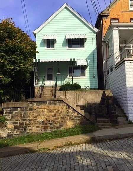109 Kenova St — Photo 1