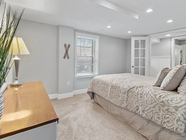 5036 Richmond Dr — Photo 18