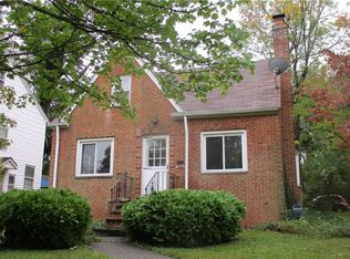 3828 Woodridge Rd, Cleveland Heights, OH 44121