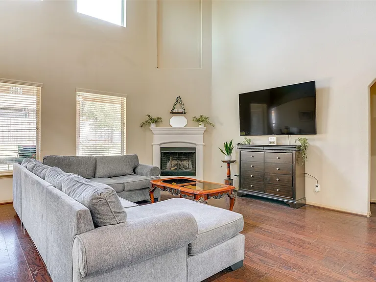 8470 Coral Cove Pass Ln — Photo 4