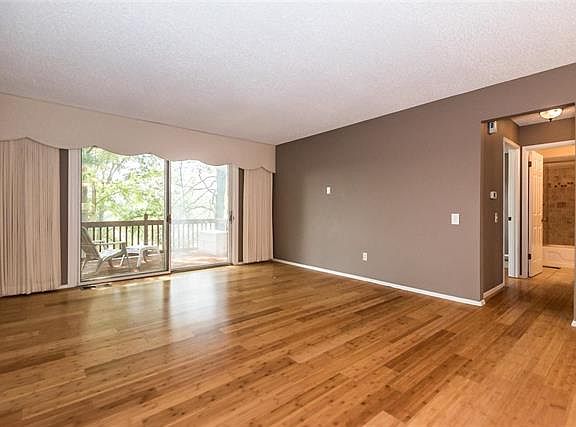2nd image of 983 Conestoga Dr