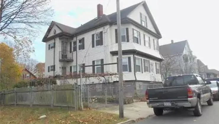 31 Sycamore St #2 — Photo 2
