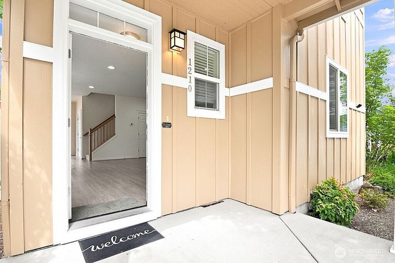 5th image of 1210 SE 7 Street