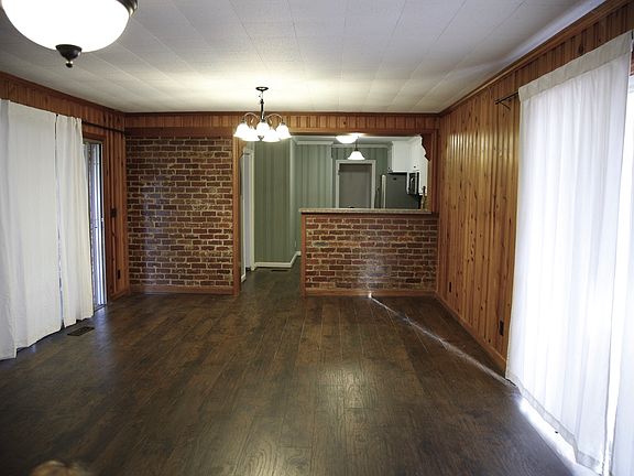 Dining room into kitchen