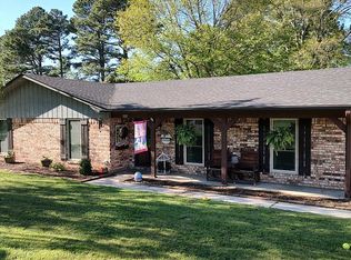 1207 Pecan St, Nashville, AR 71852