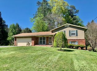 702 Courtland Dr, Dalton, GA 30720