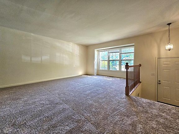5th image of 4713 Gainsborough Dr
