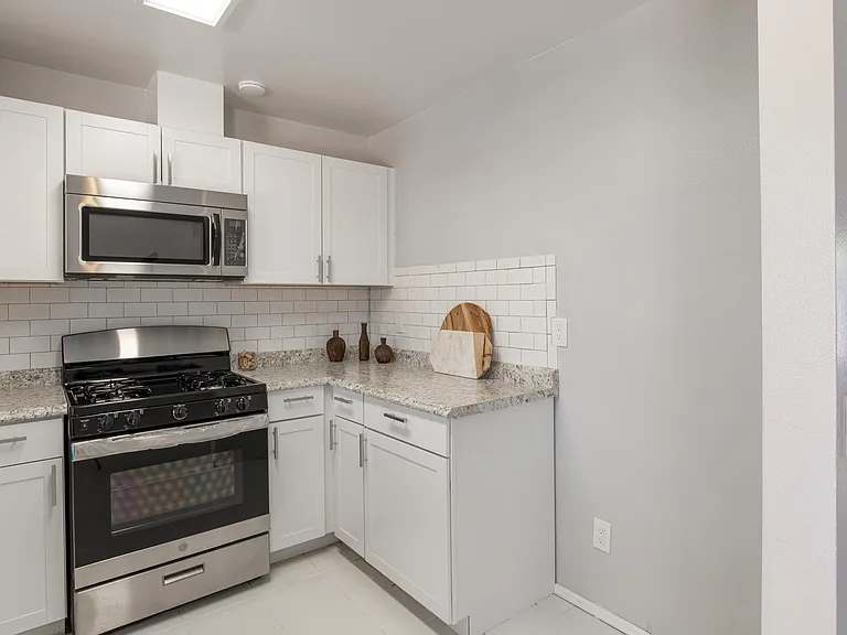 635 M B Martinez St — Photo 4