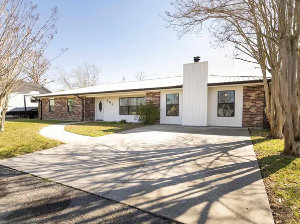 203 Virginia St, Larose, LA 70373
