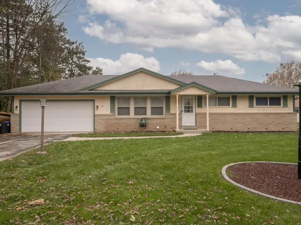 335 Kossow ROAD, Waukesha, WI 53186