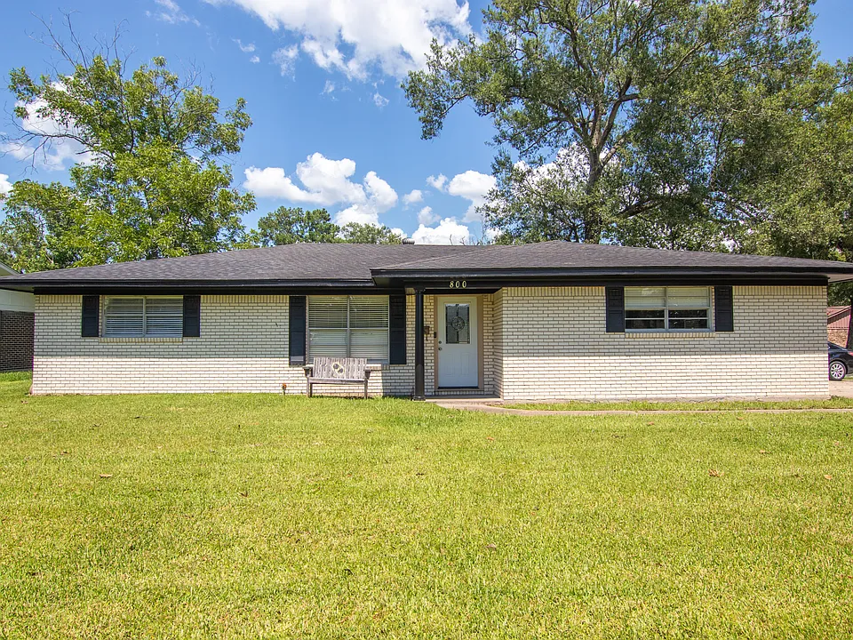800 Lamar St