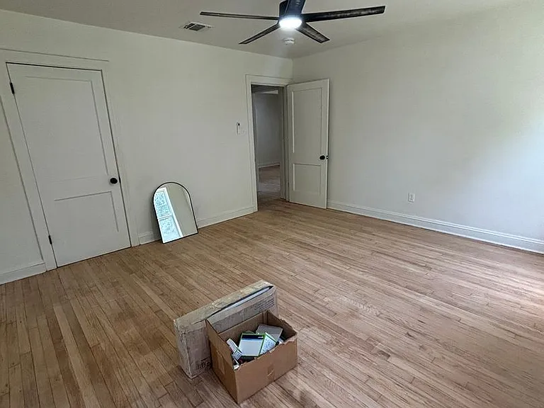 1601 Traffic St — Photo 14