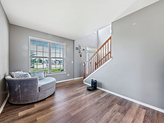 5th image of 657 Stone Mill Dr