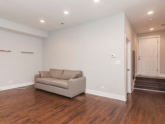 5th image of 1338 W Huron St APT 1R