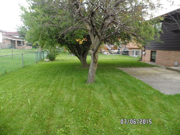 3rd image of 17017 Cregier Ave