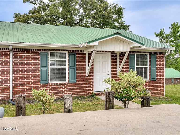 101 Old Thomson Rd #B — Photo 1