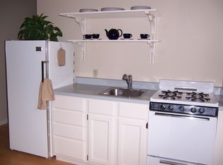 6869 Oakwood Dr, Oakland, CA 94611