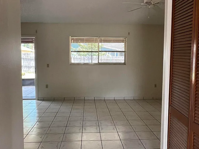 6485 Manila Dr — Photo 4