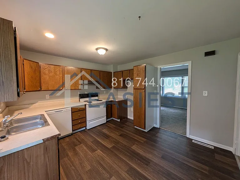 8901 E Gregory Blvd — Photo 6
