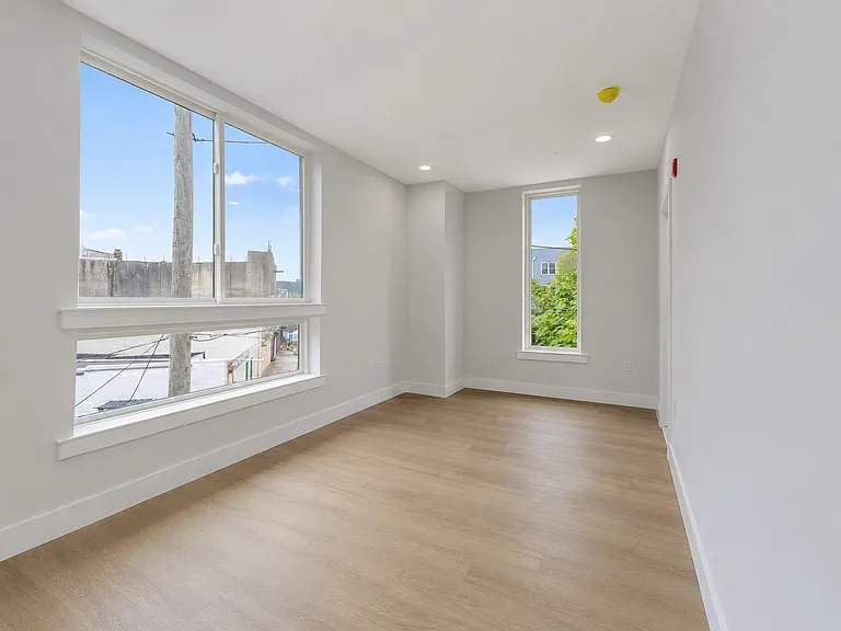 122 E Cumberland St — Photo 14