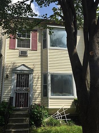 1st image of 10 Dell Ave
