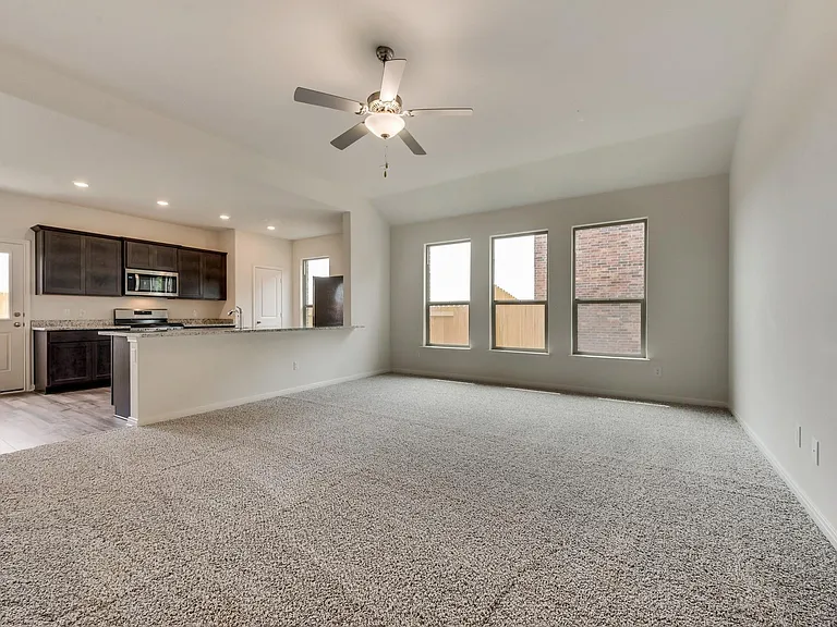 833 Serena Dr — Photo 7