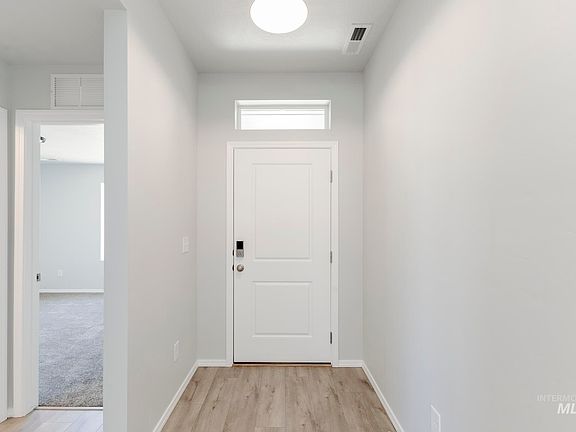 2nd image of 213 Aquamarine Ave