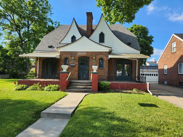2303 Mountain Ave, Flint, MI 48503
