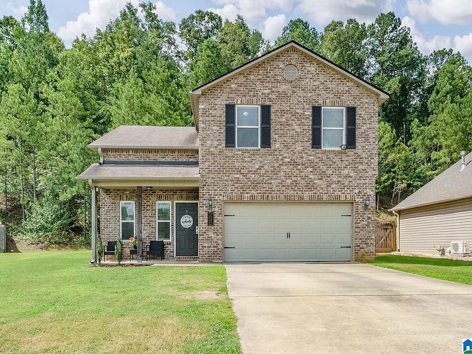1st image of 295 Oak Leaf Cir