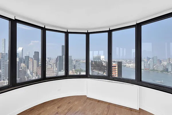 Rented by R New York | media 8