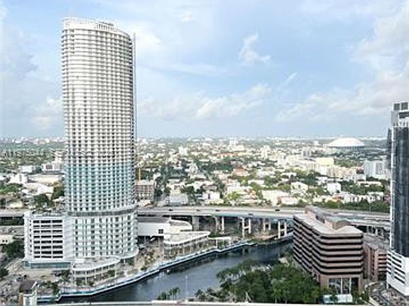 3rd image of 92 SW 3rd St APT 3606