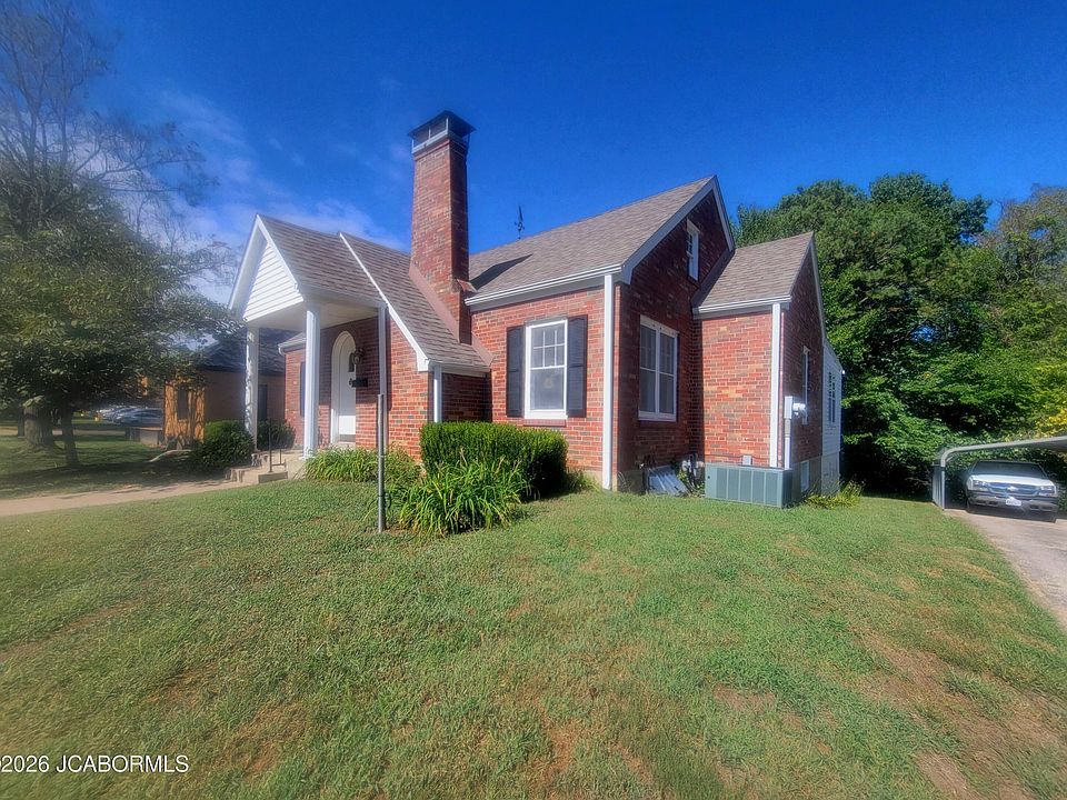 1st image of 503 E 10th St