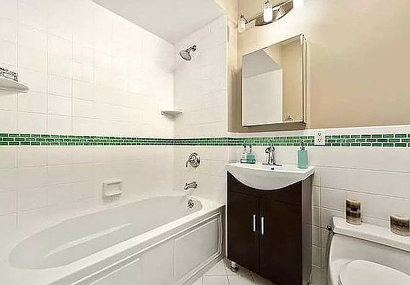 4th image of 42 Meserole St APT 204