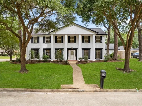19726 Sweet Forest Ln, Humble, TX 77346