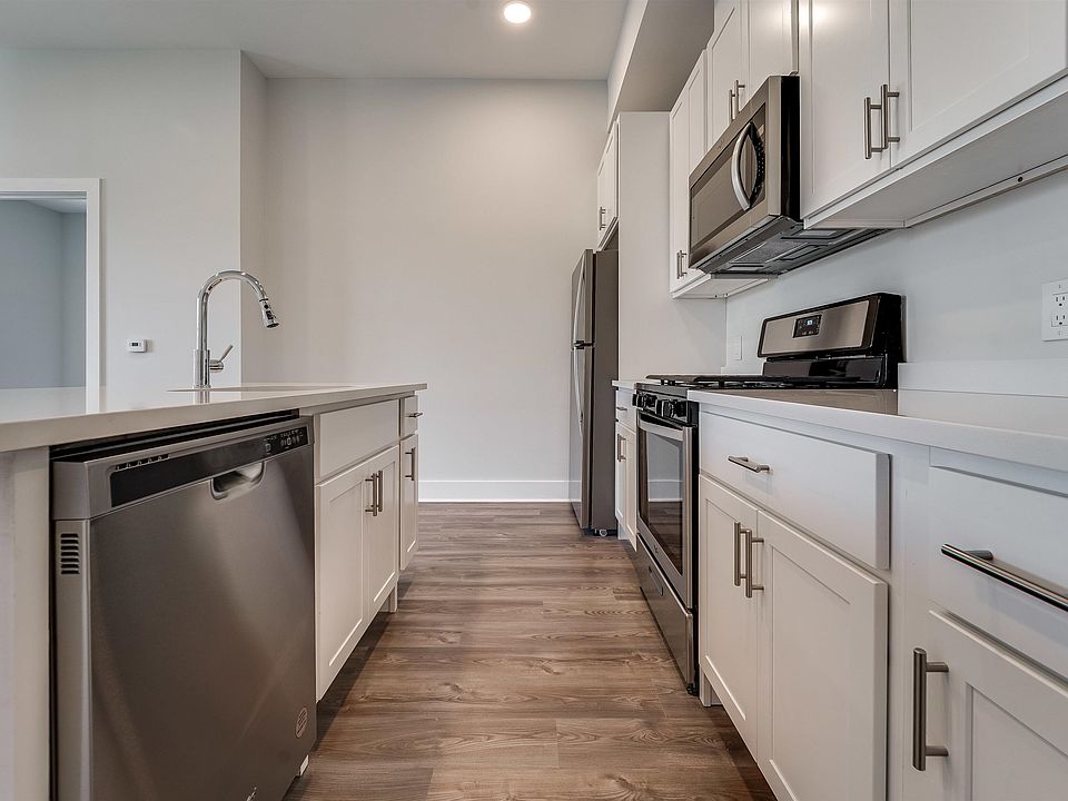 1st image of 660 Grand St APT 414