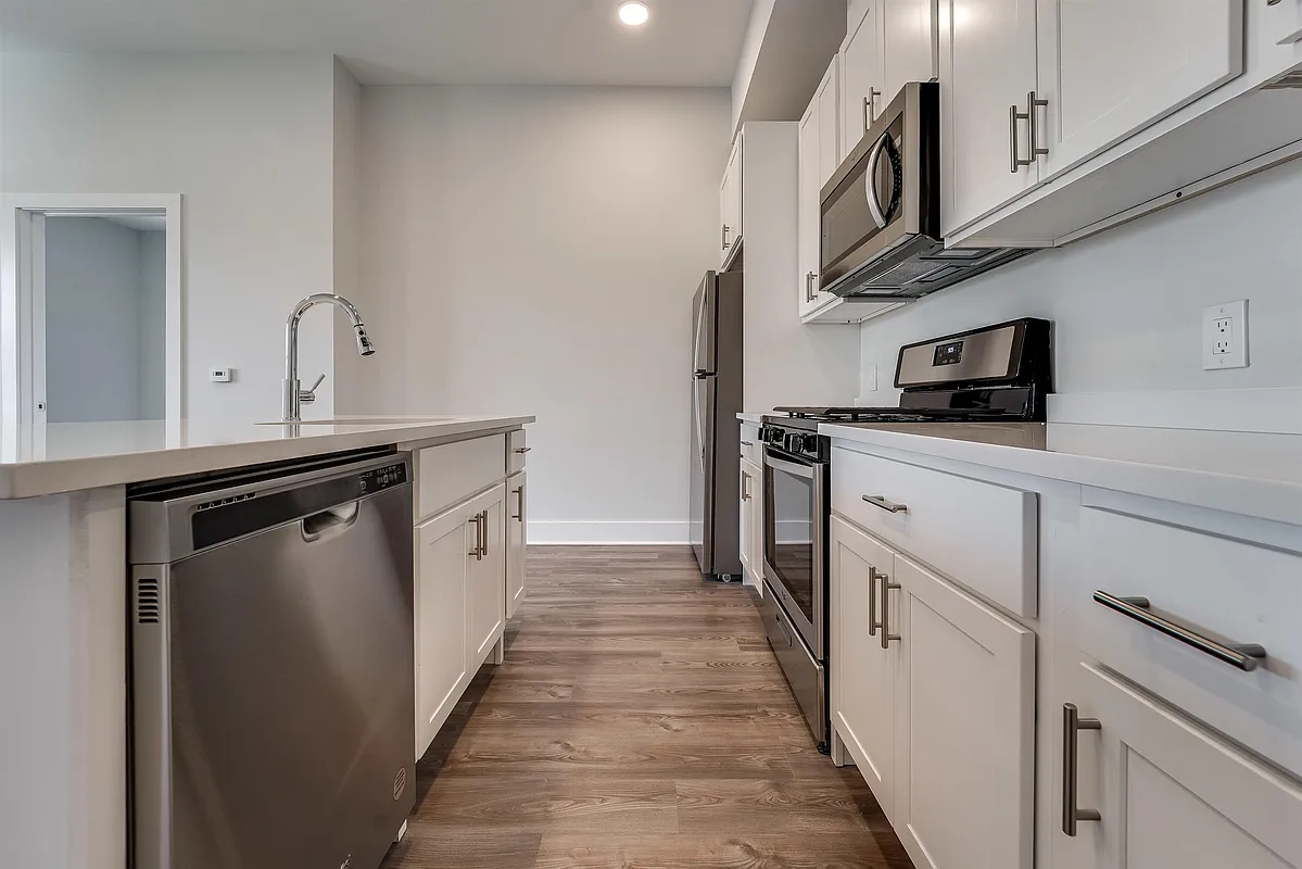 660 Grand Street 314